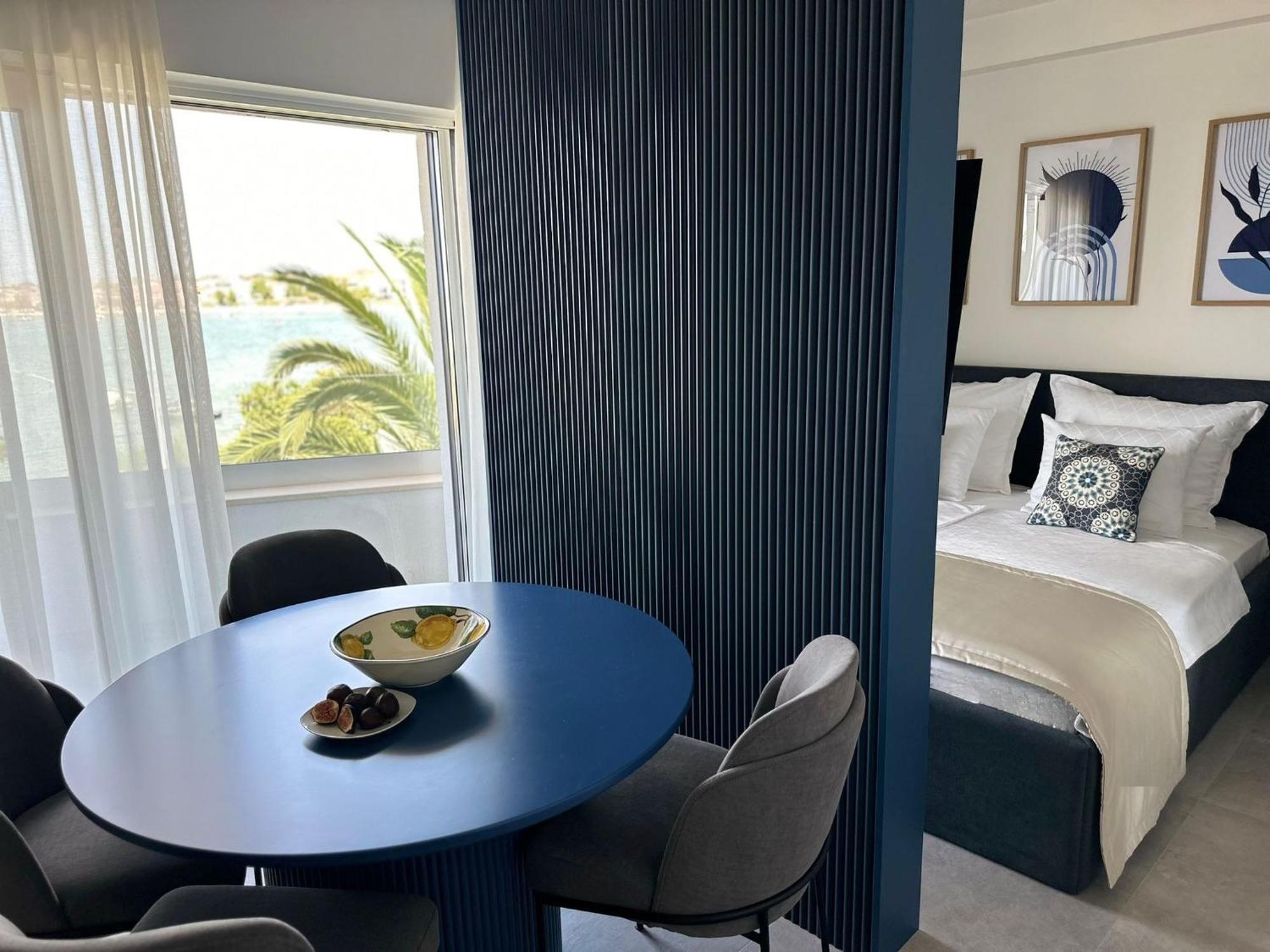 Apartments Dernaj Vir Luaran gambar
